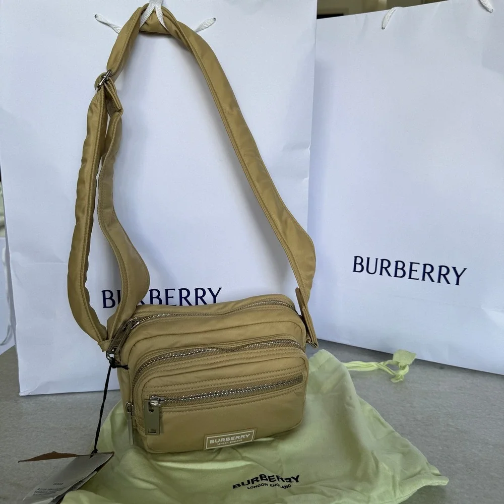 Burberry Warner Nylon Crossbody Bag Gold‎ Honey 81044931 Camera Bag New